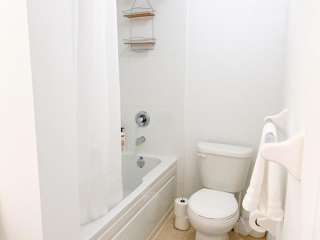 Elegant Rooms In Shared Townhouse Next To Beach Whitby Eksteriør bilde