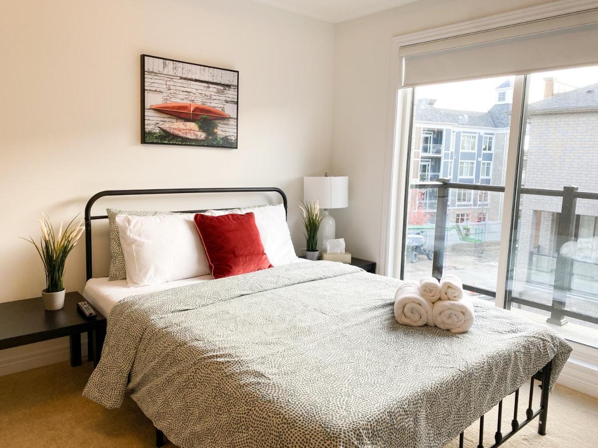 Elegant Rooms In Shared Townhouse Next To Beach Whitby Eksteriør bilde
