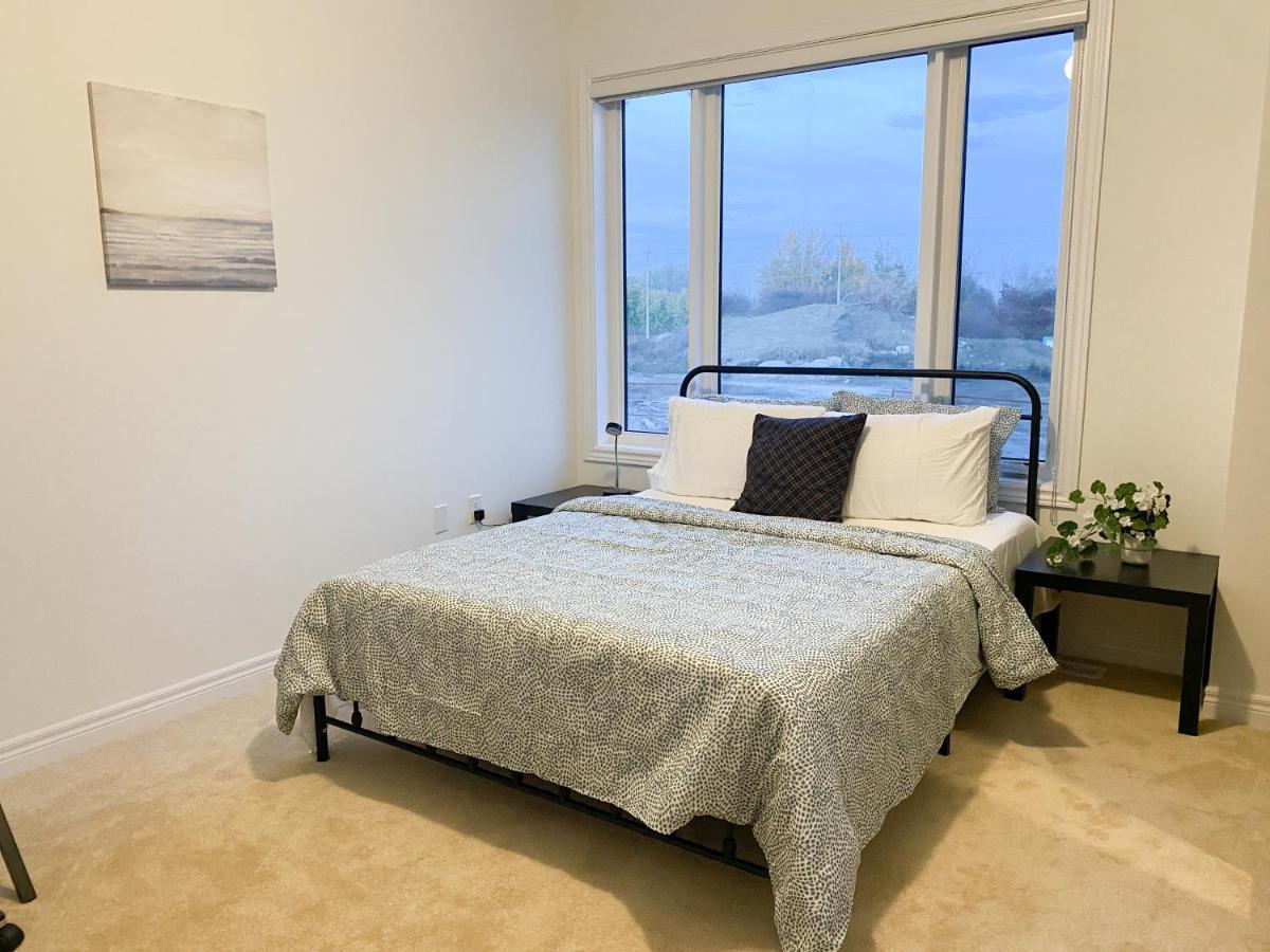 Elegant Rooms In Shared Townhouse Next To Beach Whitby Eksteriør bilde