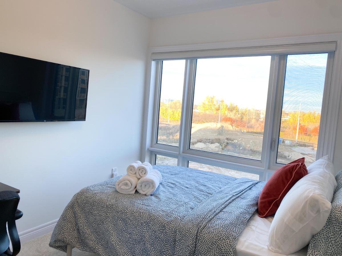 Elegant Rooms In Shared Townhouse Next To Beach Whitby Eksteriør bilde